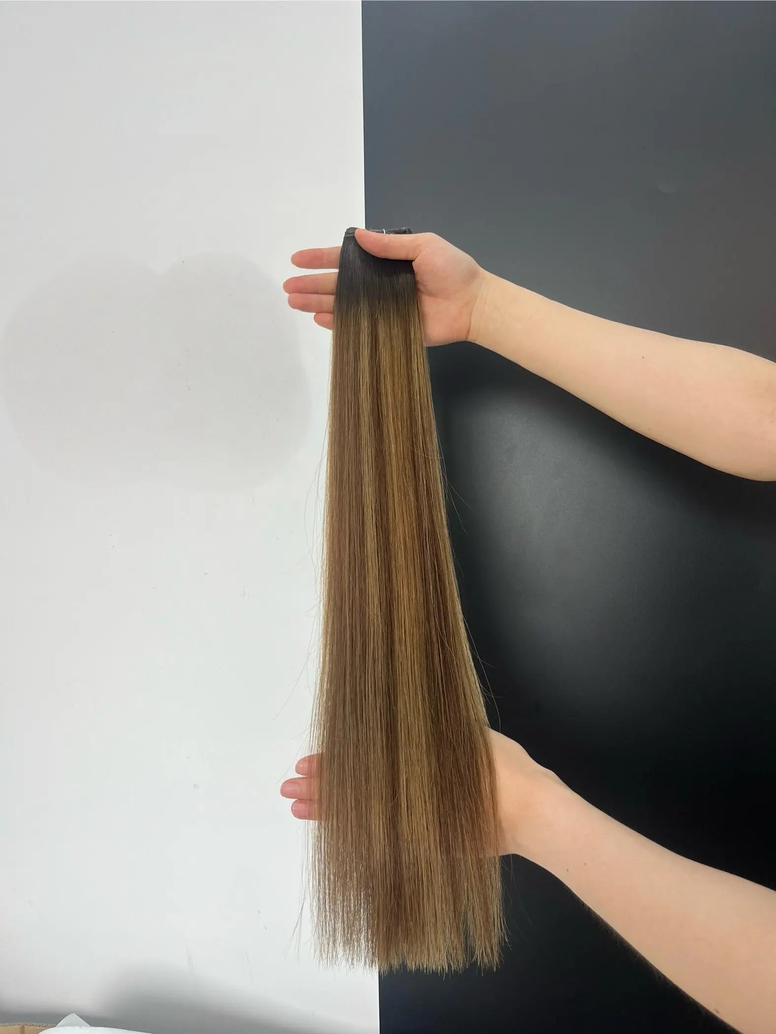 Genius weft, Naturlig Mörkbrun Balayage R2-4/8 Bsextensions